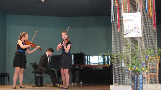 Skolas organizētais 15. jauno vijolnieku, altistu un čellistu konkurss 2018.